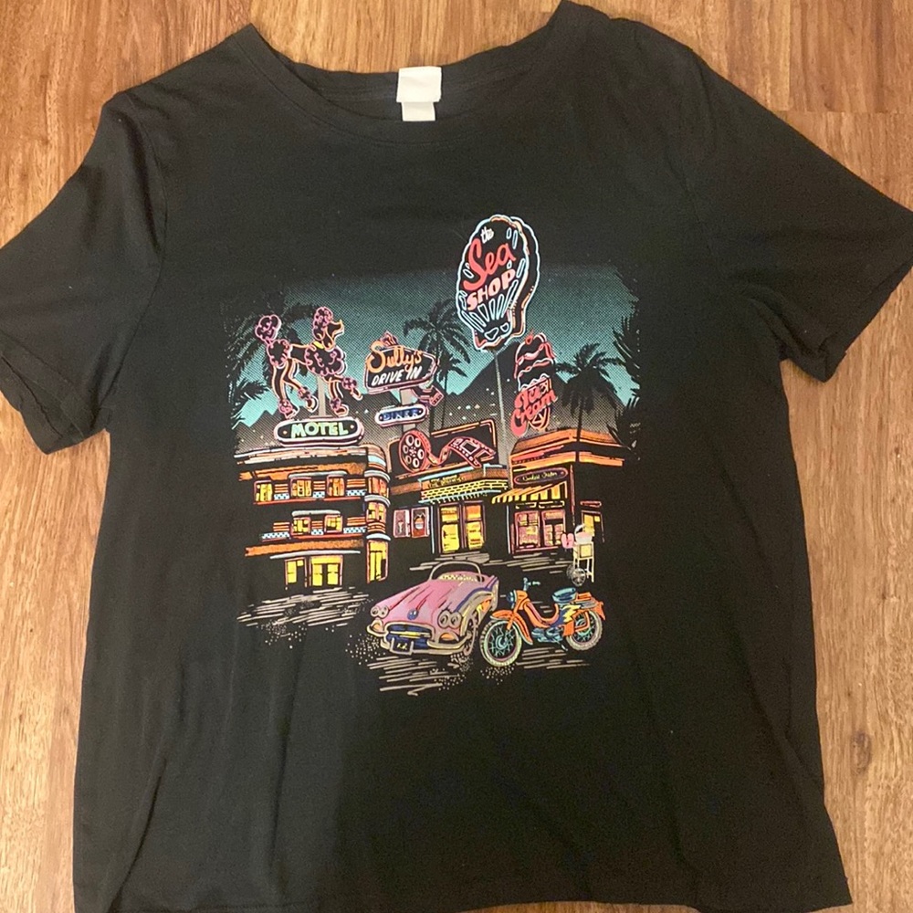 Graphic H&M tee